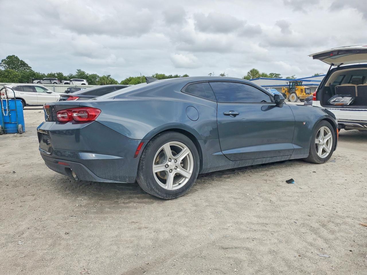 2019 Chevrolet Camaro Ls - zdjęcie 3