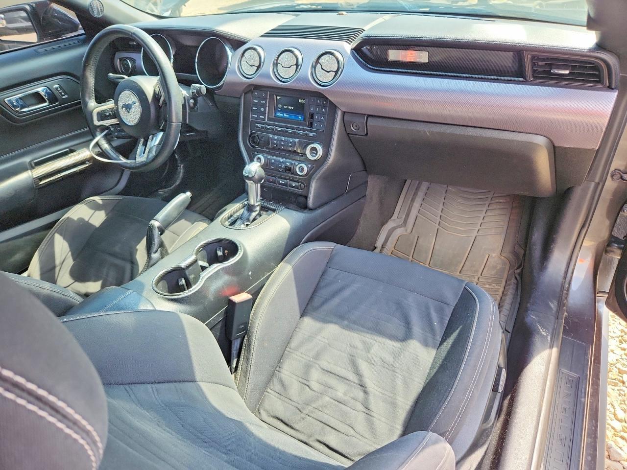 2017 Ford Mustang - zdjęcie 8