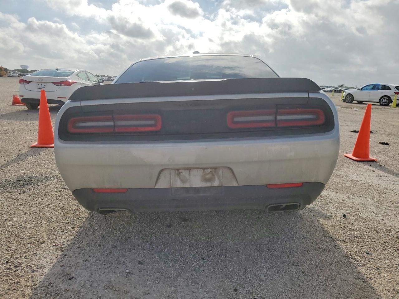 2020 Dodge Challenger Sxt - zdjęcie 6