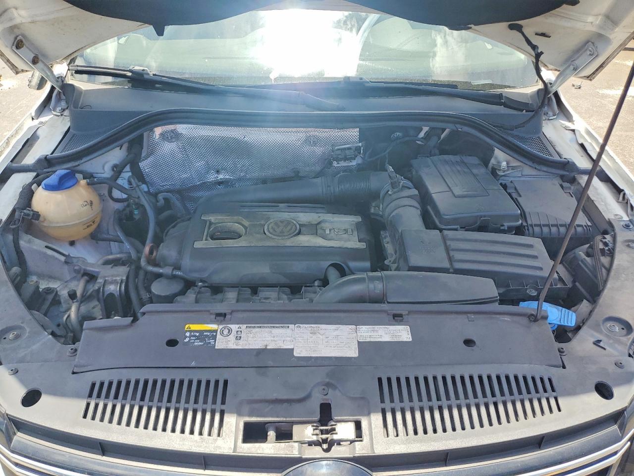 2013 Volkswagen Tiguan S - zdjęcie 12