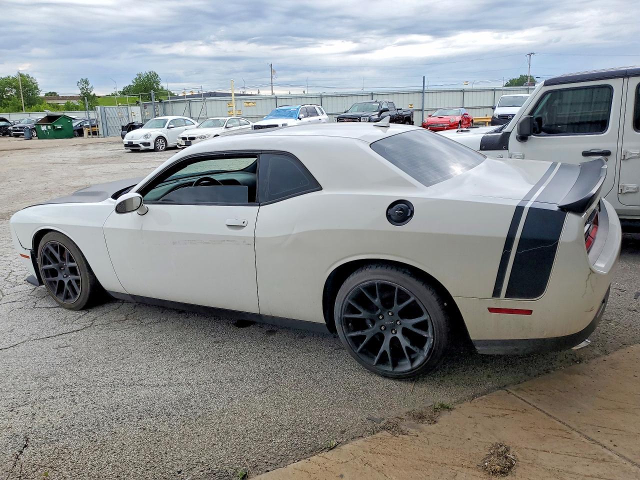2016 Dodge Challenger R - zdjęcie 2