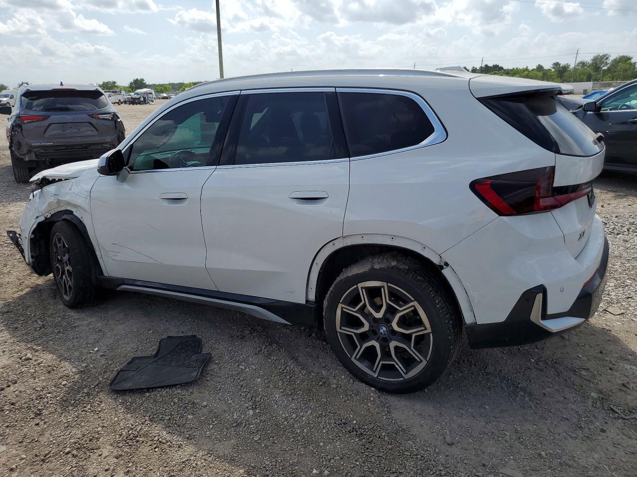 2024 BMW X1 xDrive28I - zdjęcie 2