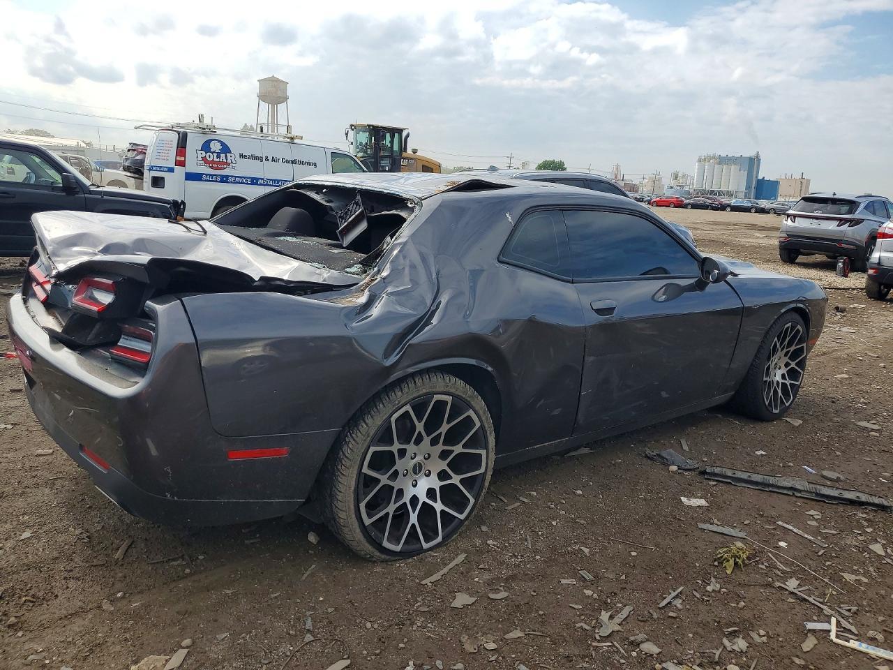 2016 Dodge Challenger - zdjęcie 3