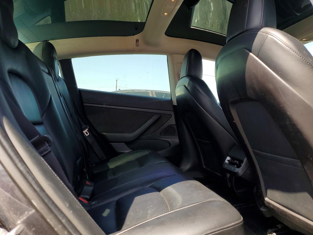 2020 Tesla Model 3 - zdjęcie 10