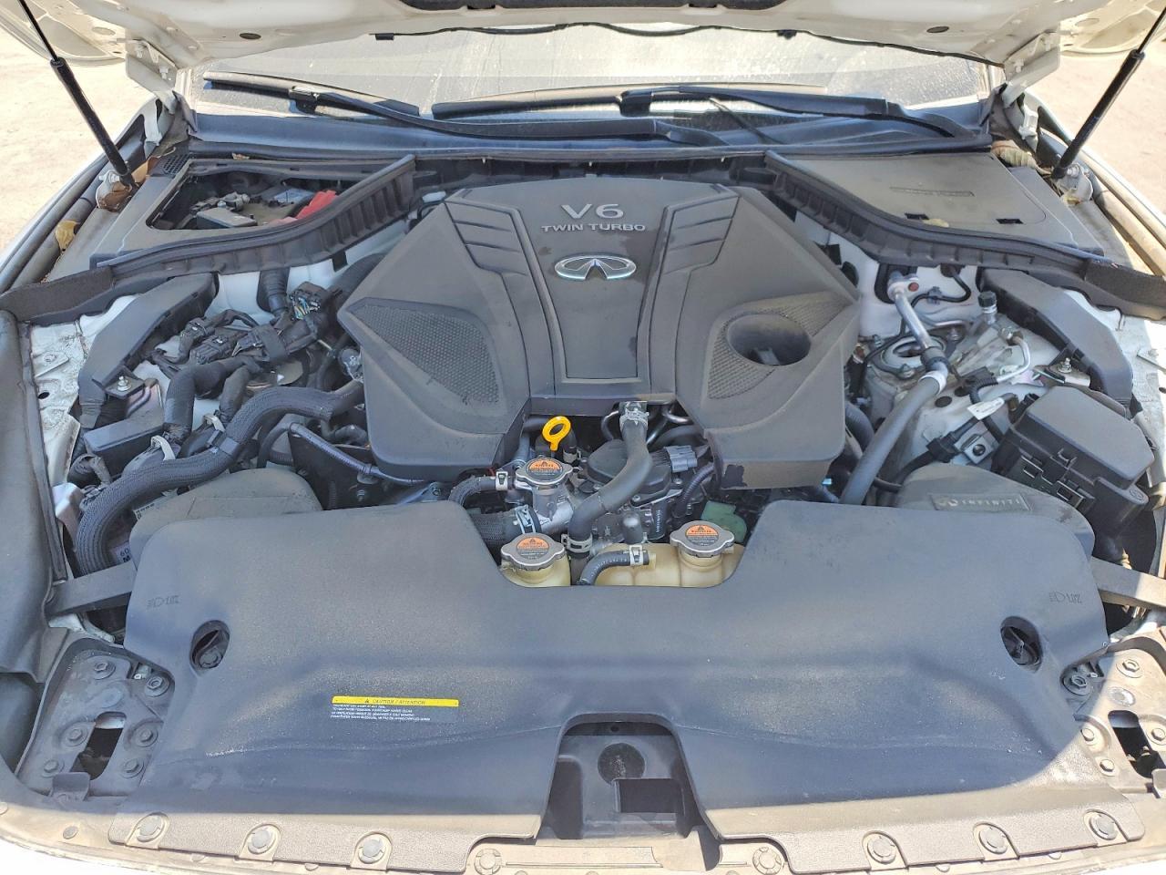 2021 Infiniti Q60 Red Sport 400 - zdjęcie 11
