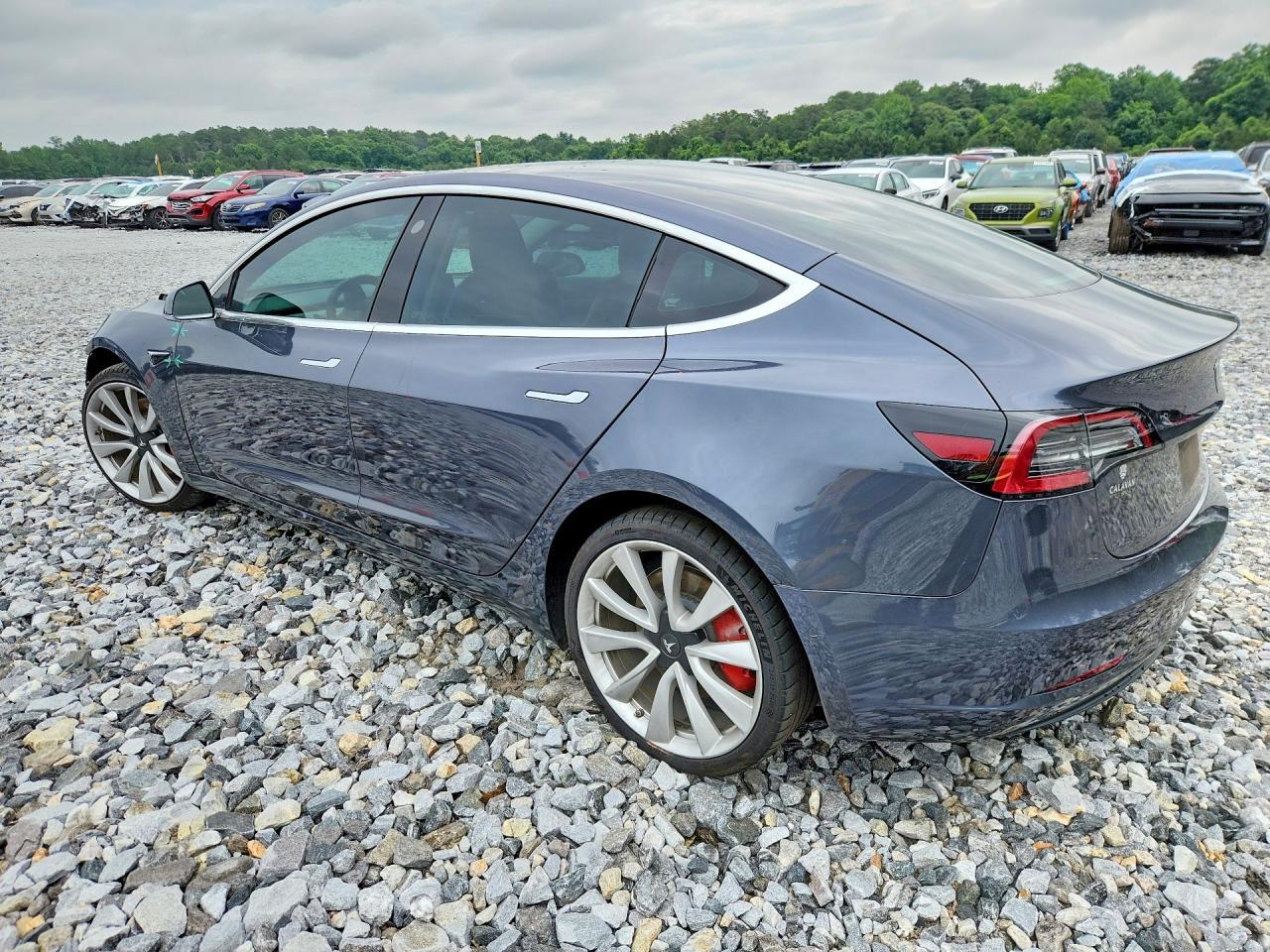 2019 Tesla Model 3 - zdjęcie 2