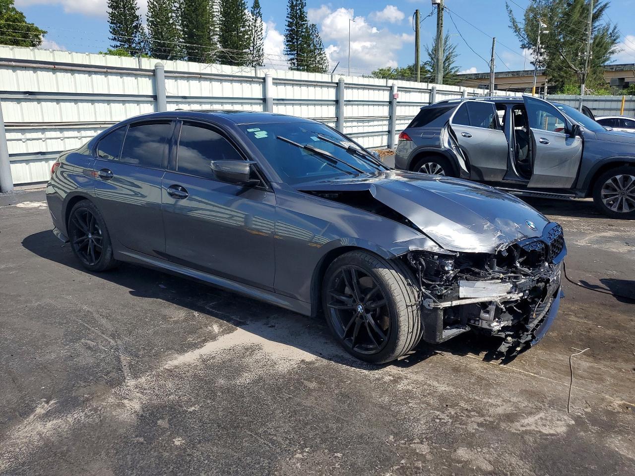 2022 BMW 330I - zdjęcie 4