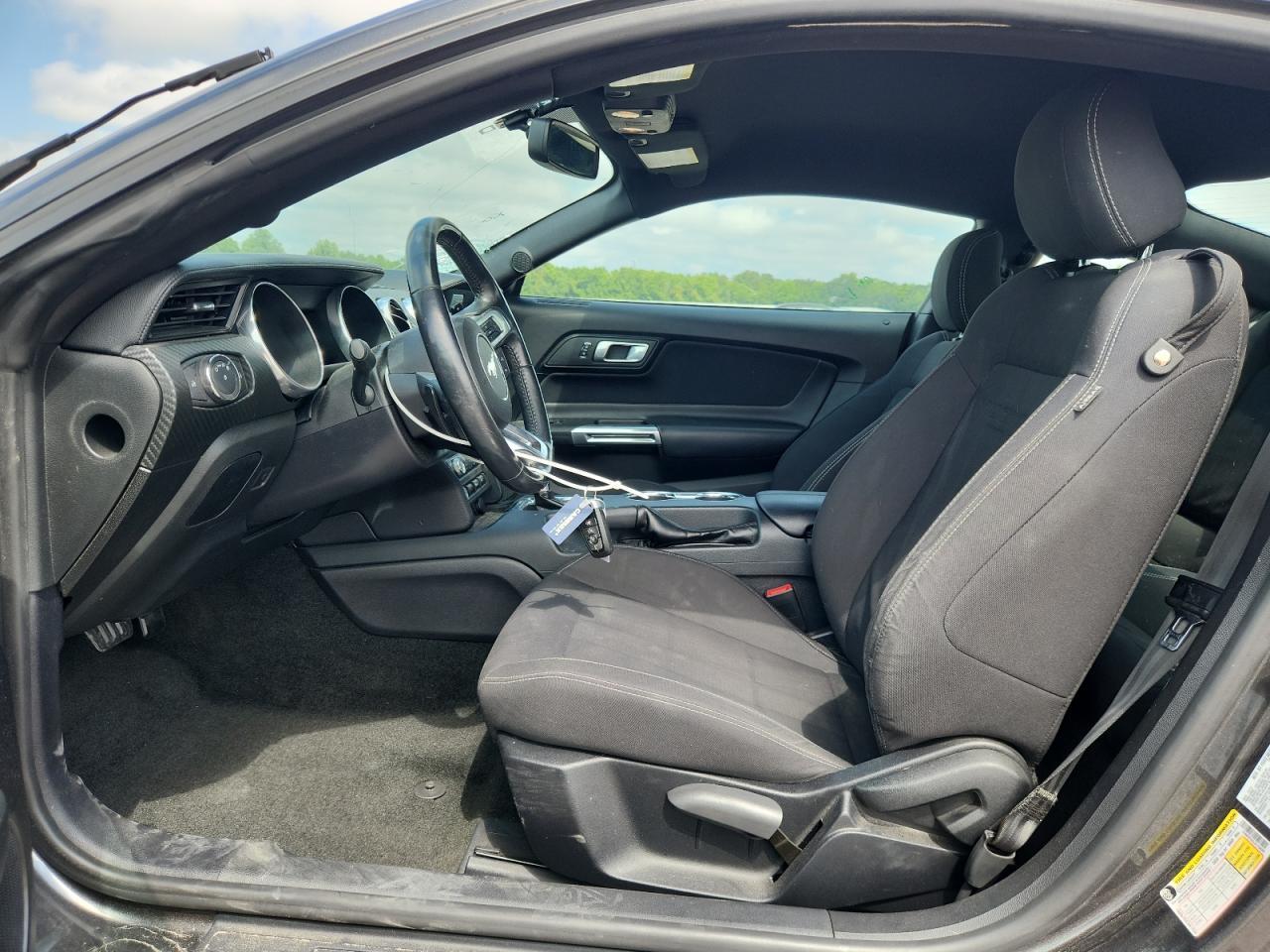 2018 Ford Mustang - zdjęcie 7