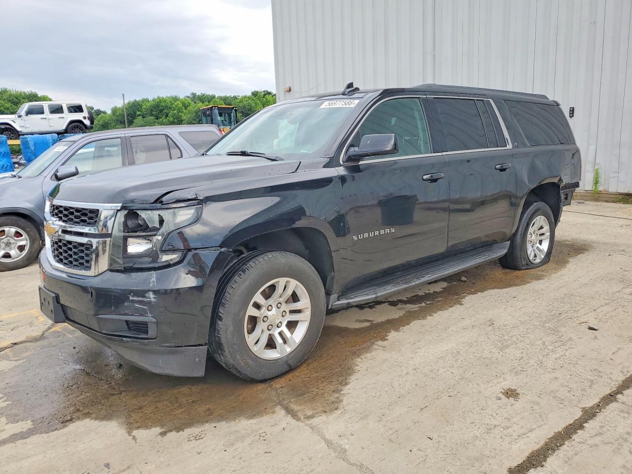 2017 Chevrolet Suburban K1500 Lt - zdjęcie główne