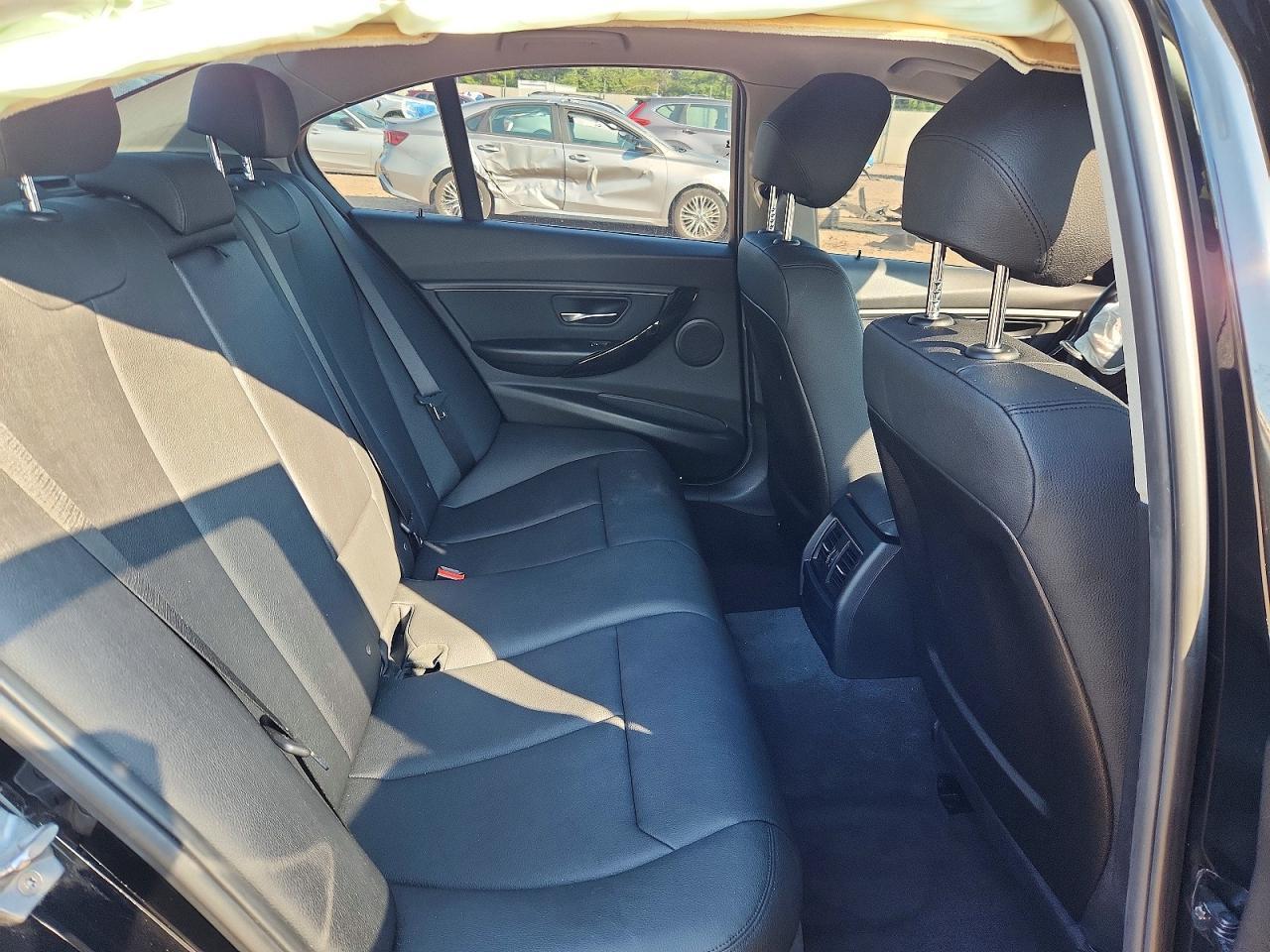 2018 BMW Seria 3 320i - zdjęcie 10