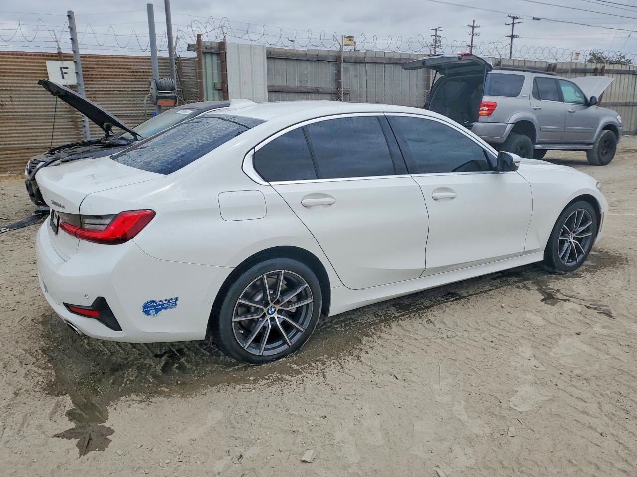 2021 BMW 330E - zdjęcie 3