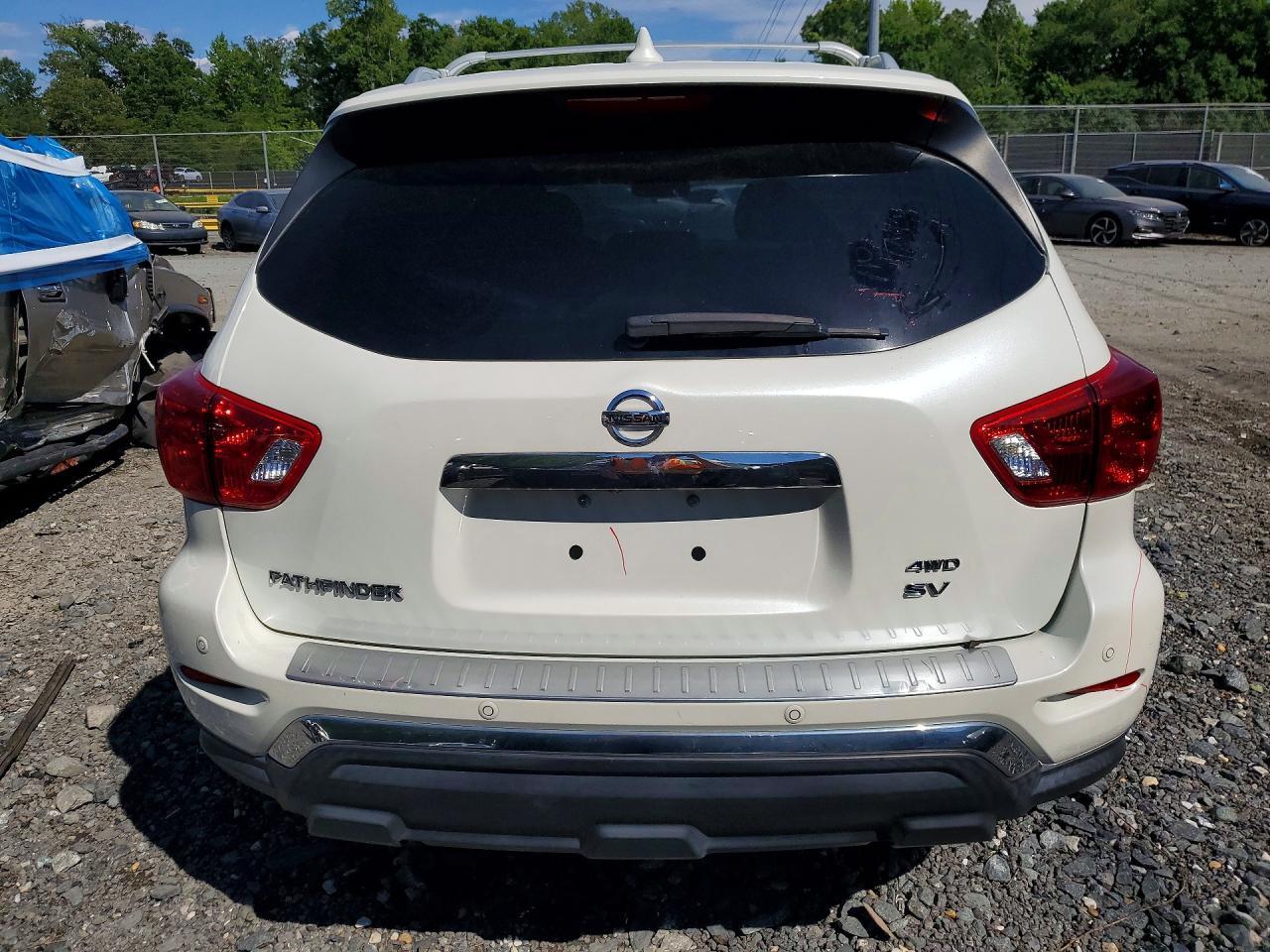 2020 Nissan Pathfinder Sv - zdjęcie 6