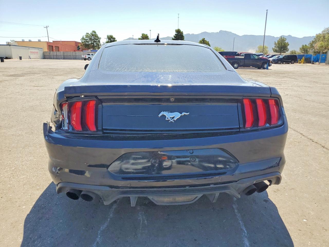 2021 Ford Mustang - zdjęcie 6