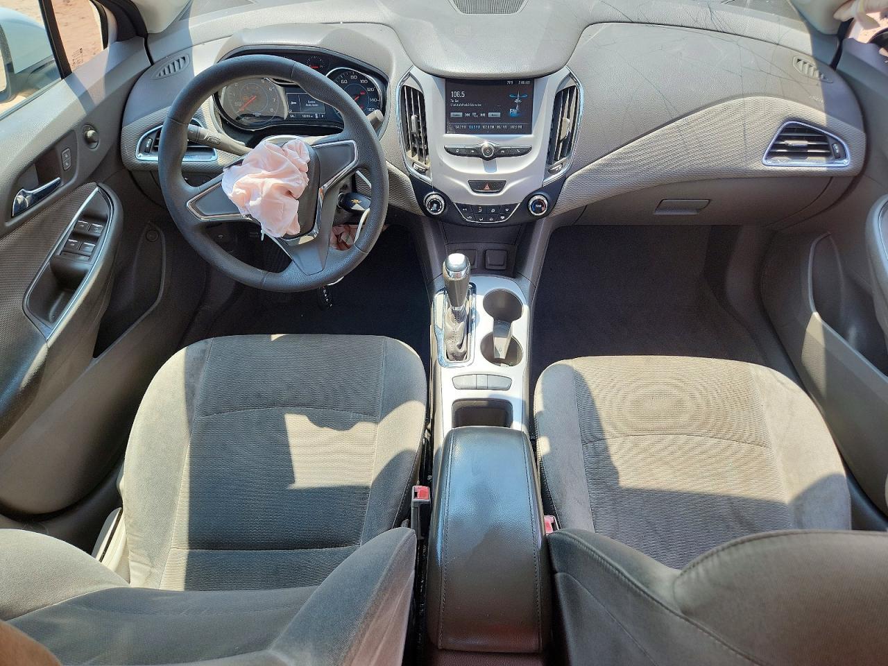 2017 Chevrolet Cruze Ls - zdjęcie 8