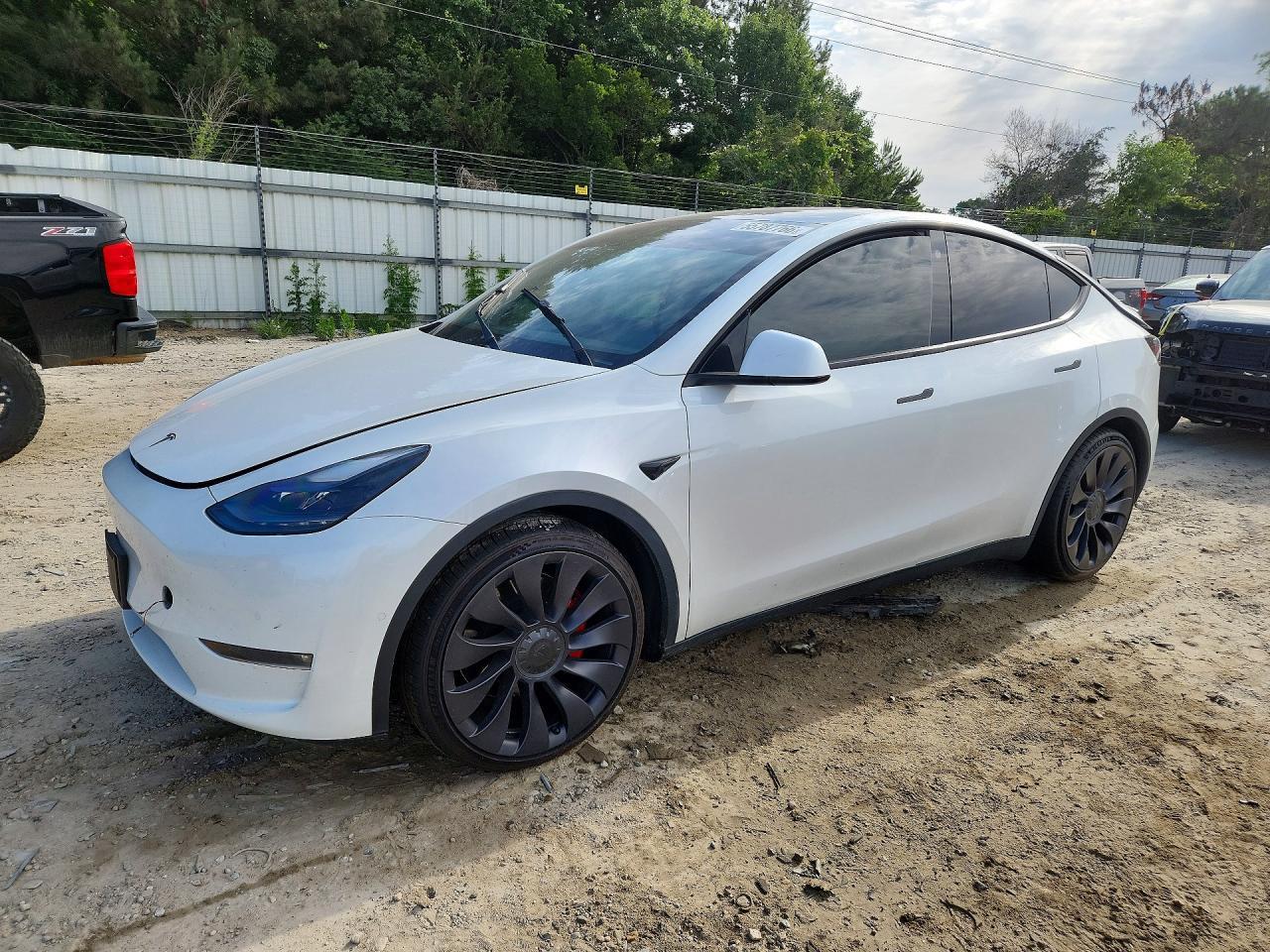 2021 Tesla Model Y - zdjęcie główne