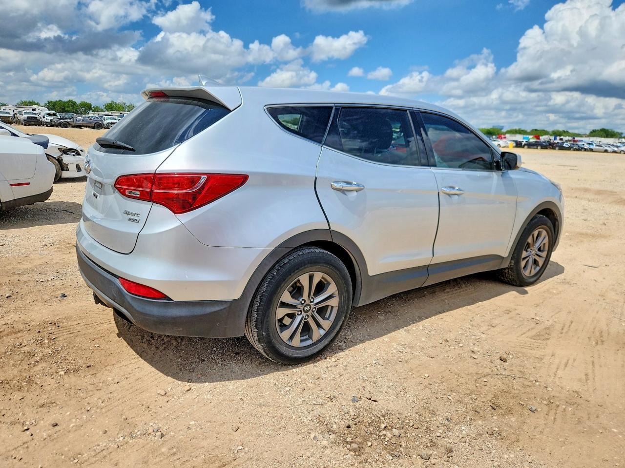 2016 Hyundai Santa Fe Sport 2.4L - zdjęcie 3