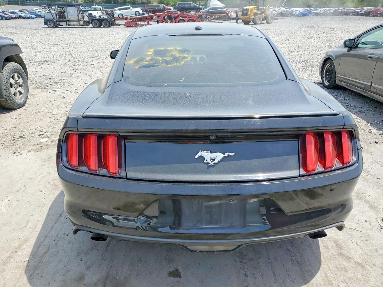 2016 Ford Mustang - zdjęcie 6