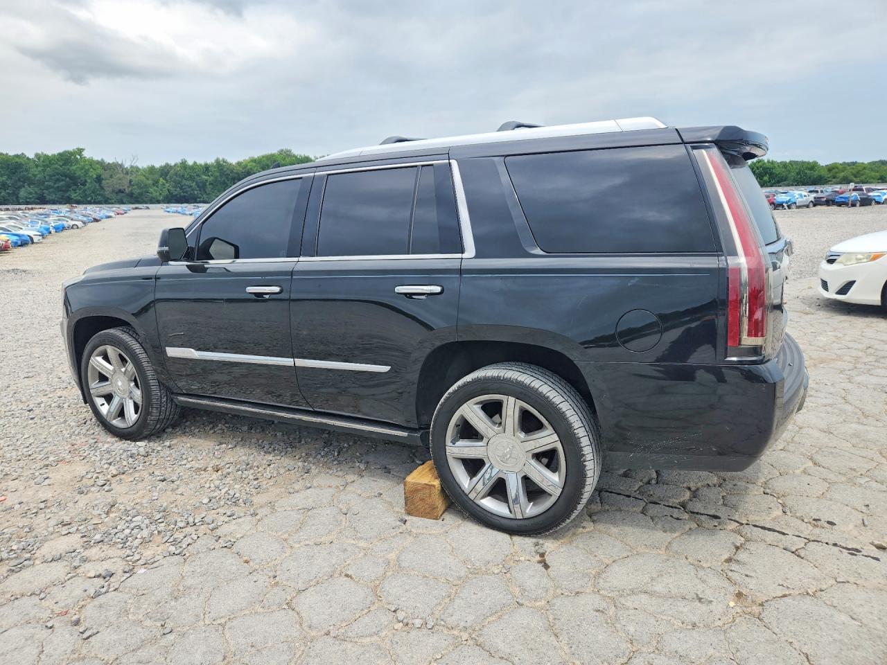2015 Cadillac Escalade Platinum - zdjęcie 2