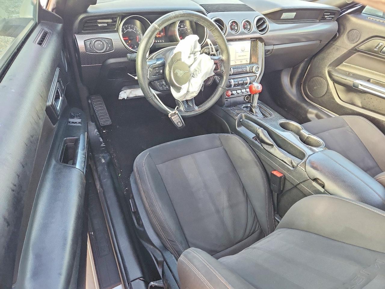 2019 Ford Mustang I4 Coupe - zdjęcie 8