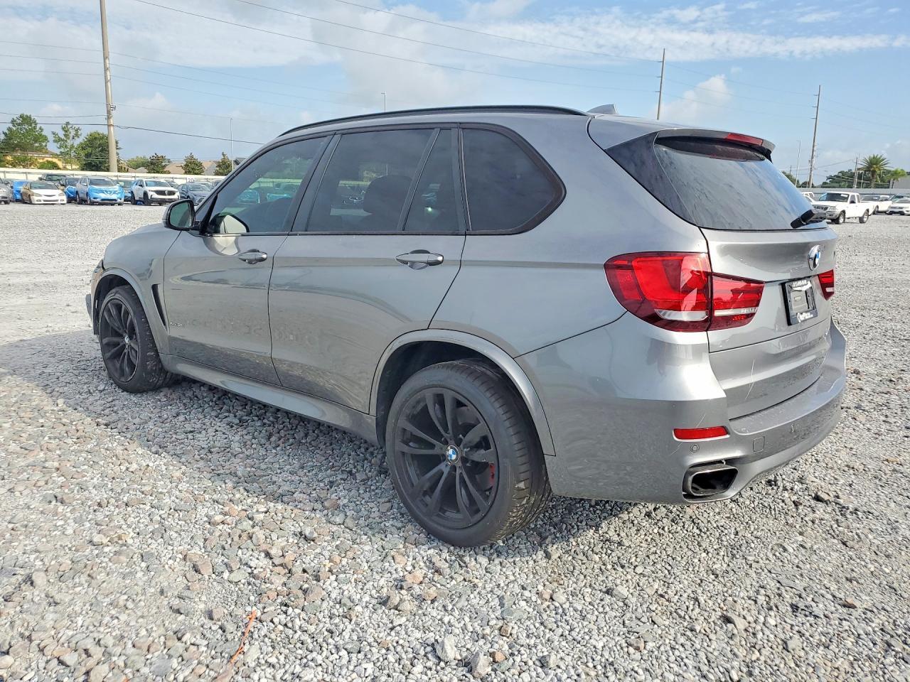 2017 BMW X5 xDrive50I - zdjęcie 2