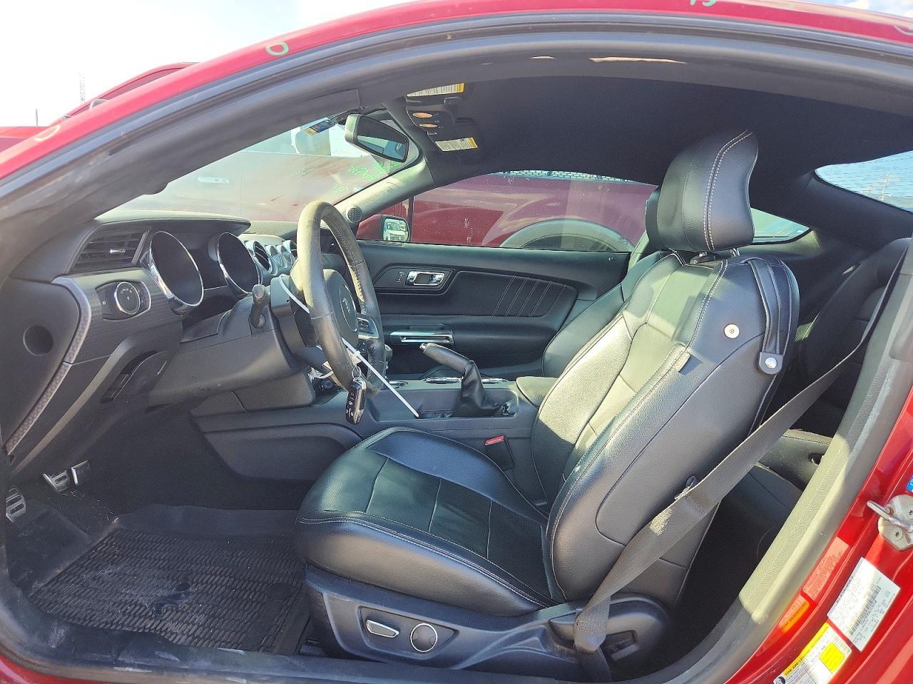 2016 Ford Mustang - zdjęcie 7