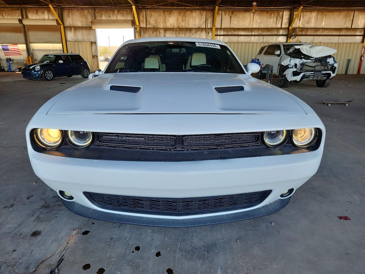 2016 Dodge Challenger Sxt - zdjęcie 5