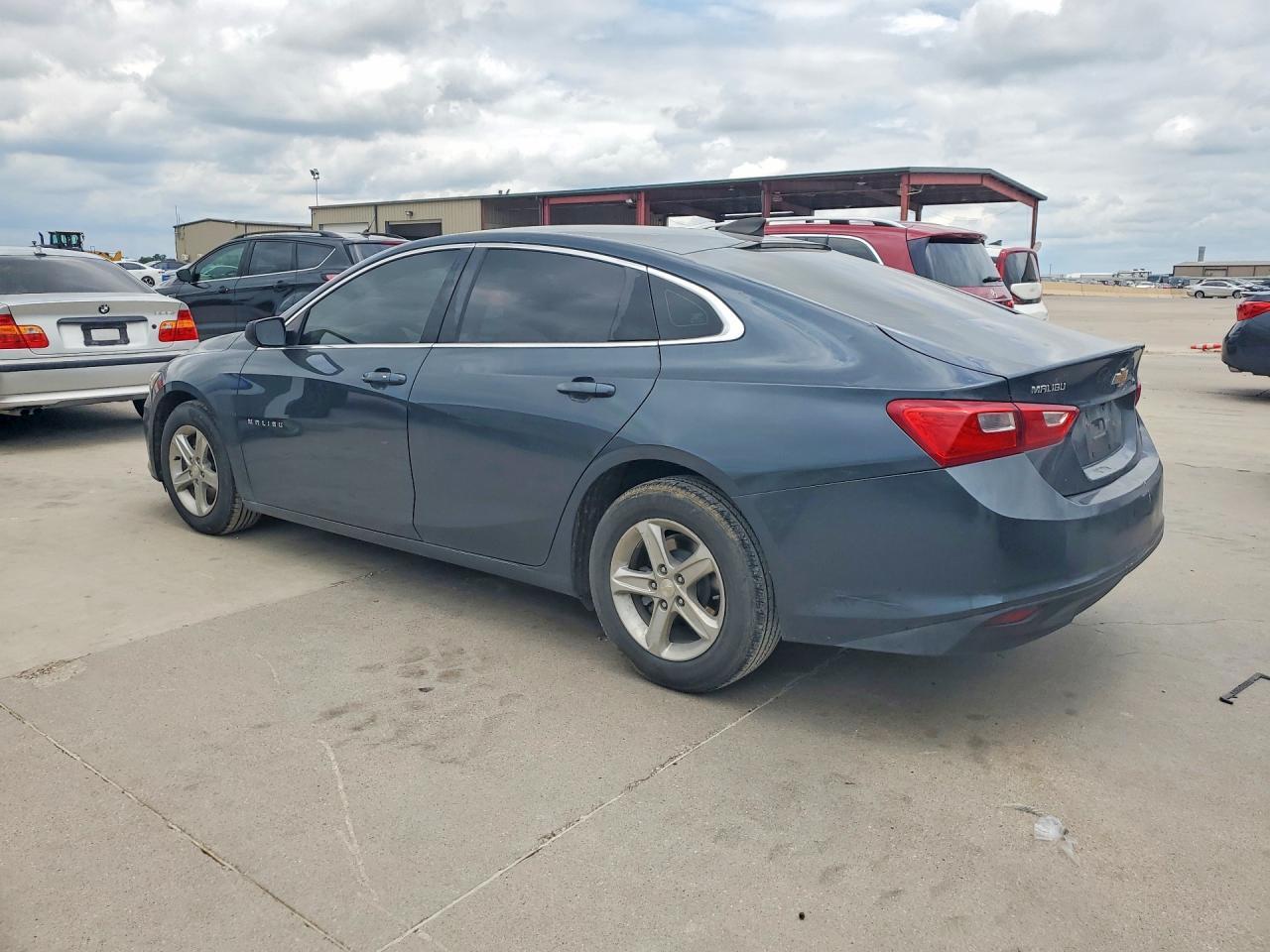 2019 Chevrolet Malibu Ls - zdjęcie 2