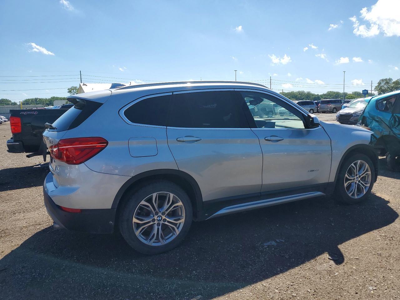 2017 BMW X1 xDrive28I - zdjęcie 3