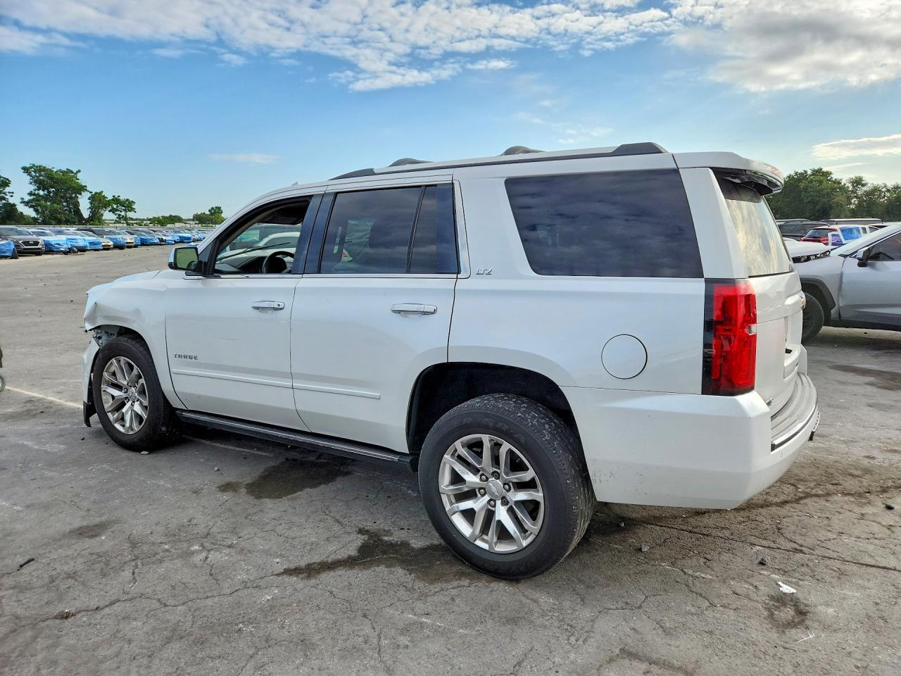 2016 Chevrolet Tahoe C1500 Ltz - zdjęcie 2