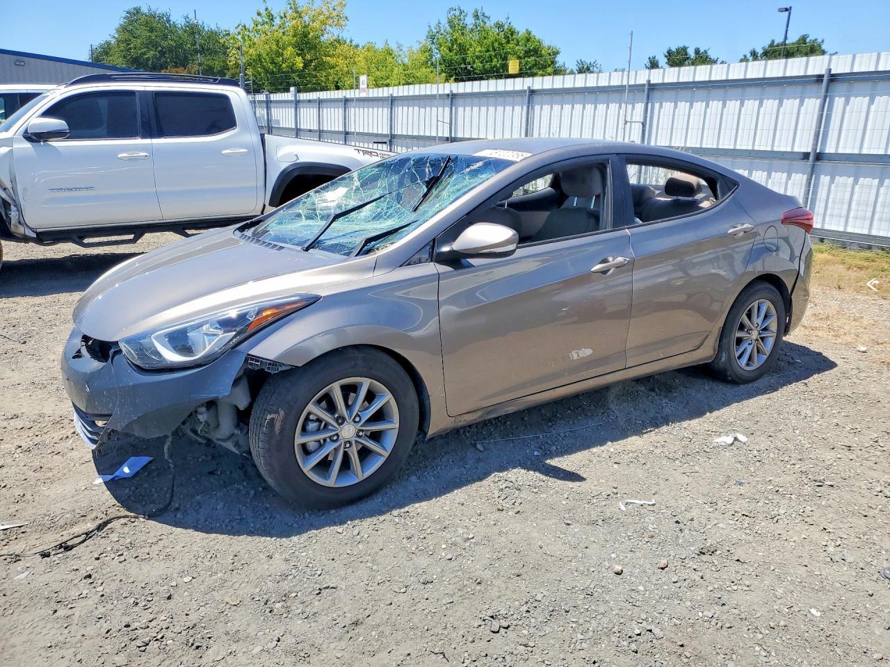 2016 Hyundai Elantra - zdjęcie główne