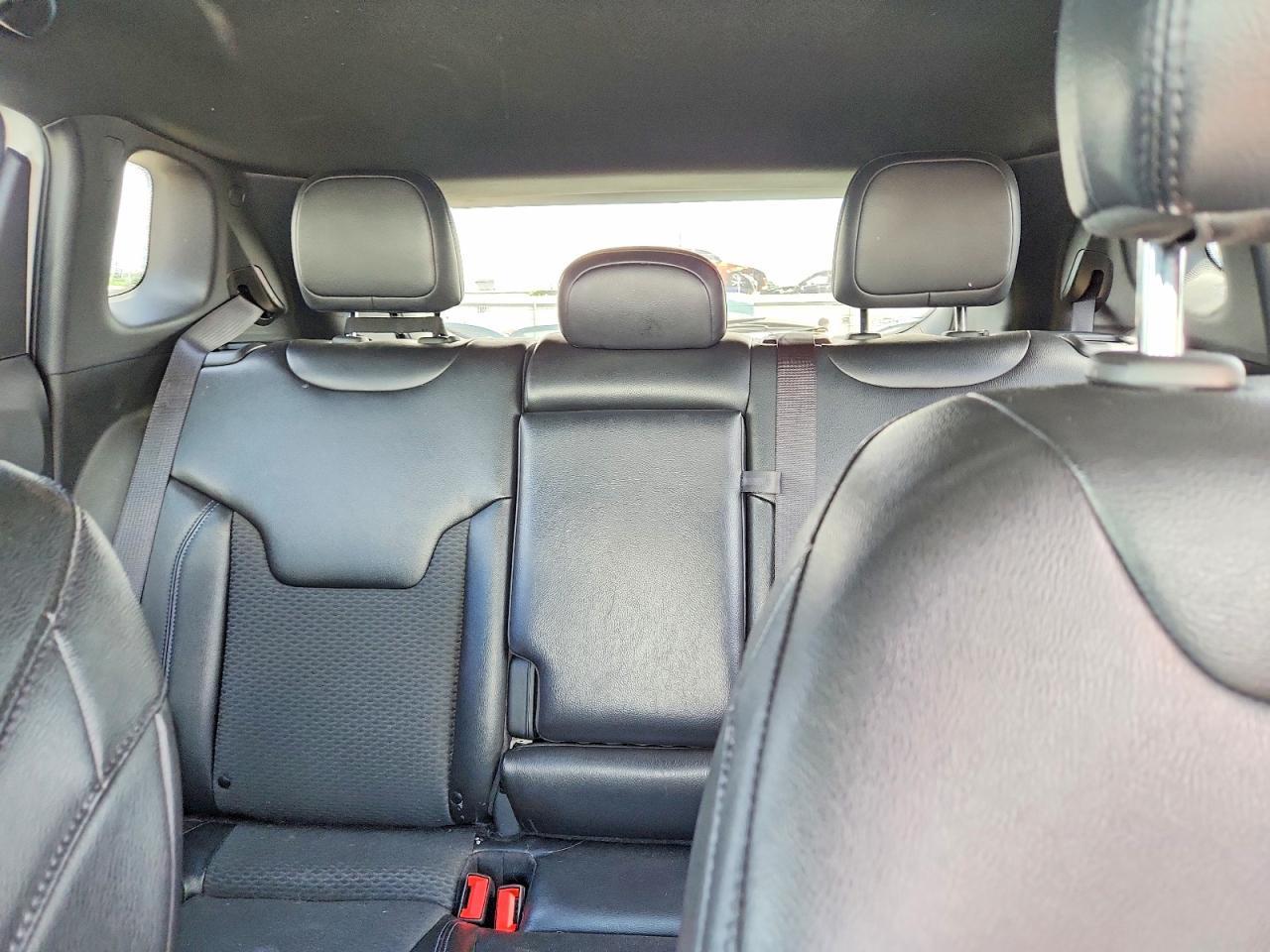 2023 Jeep Compass Latitude - zdjęcie 10