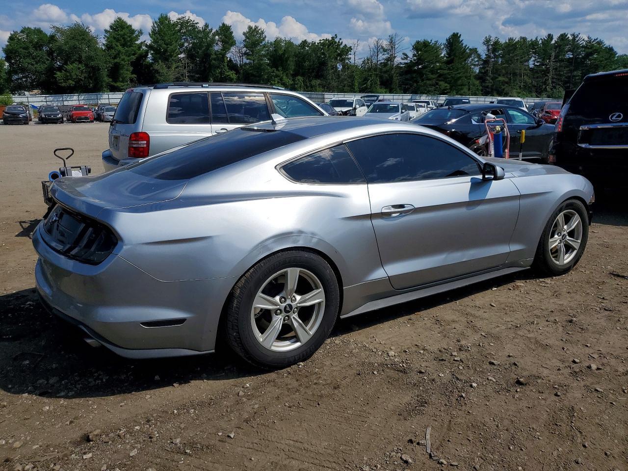 2020 Ford Mustang - zdjęcie 3