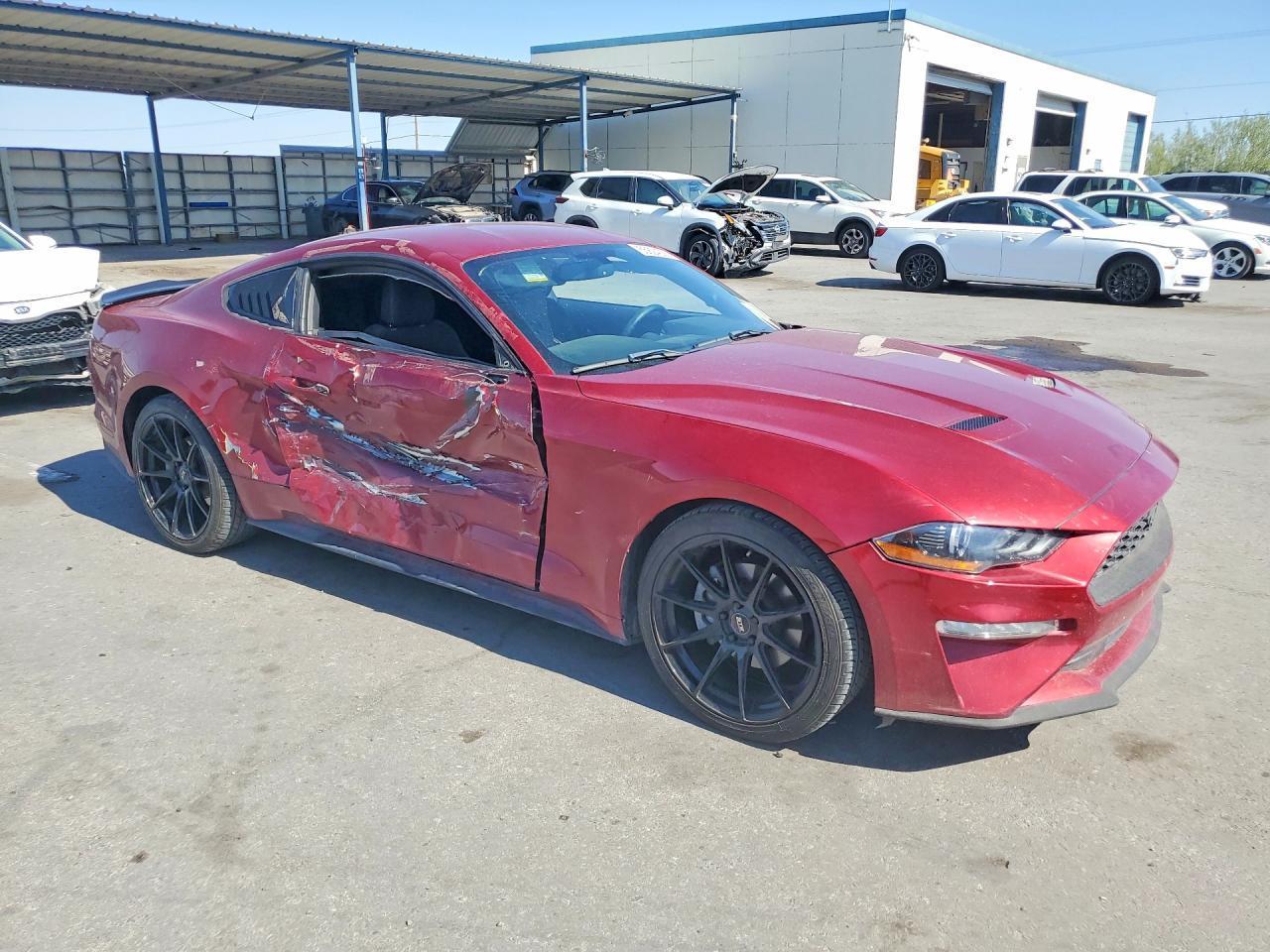 2018 Ford Mustang - zdjęcie 4