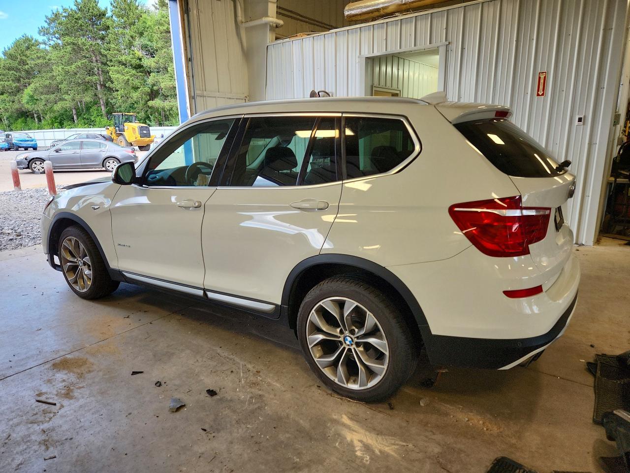 2015 BMW X3 xDrive28I - zdjęcie 2