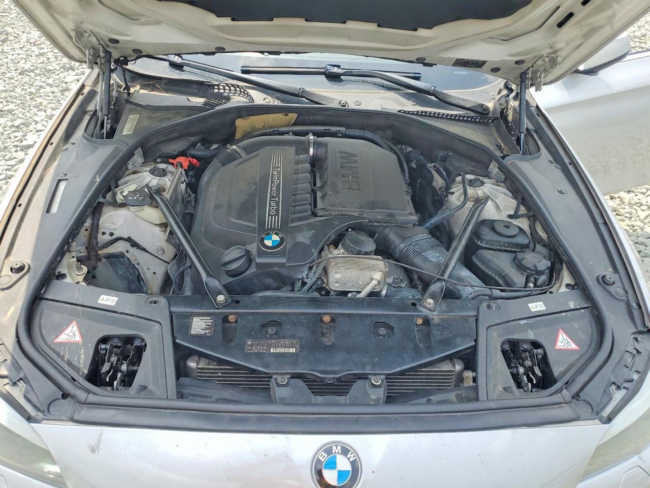 2013 BMW Seria 5 535i - zdjęcie 11