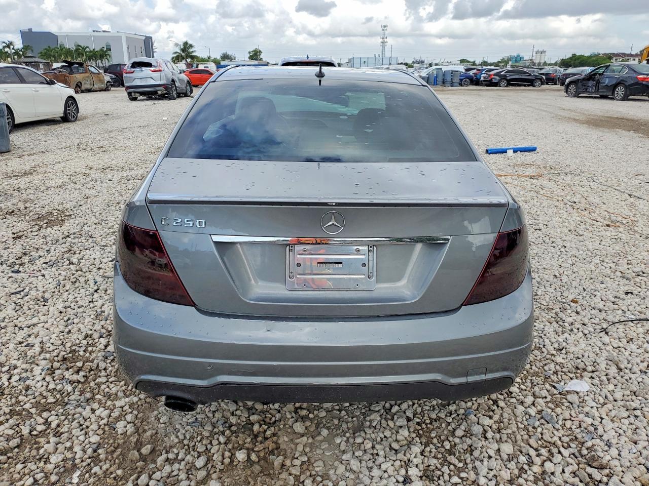 2014 Mercedes-Benz C 250 - zdjęcie 6