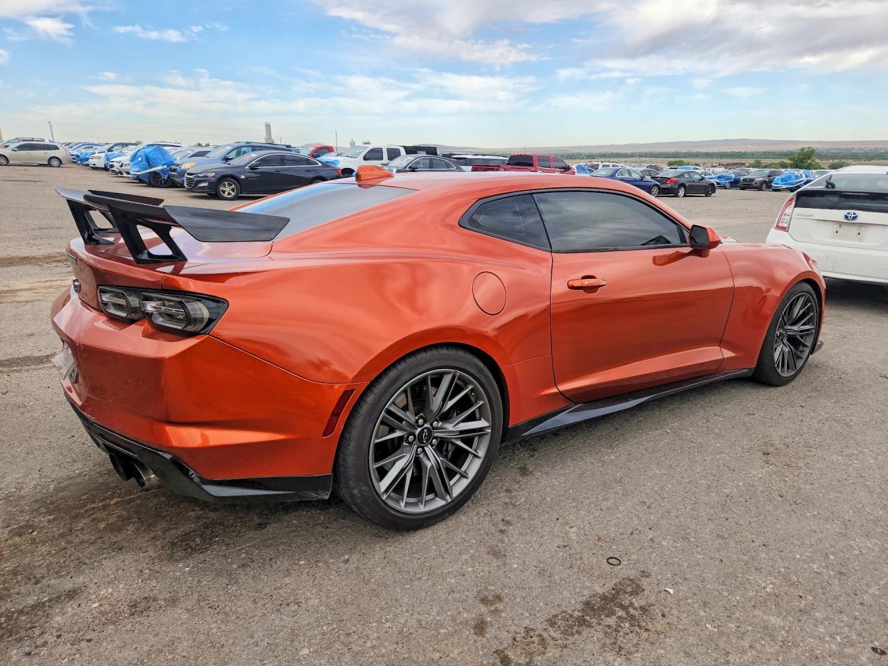2022 Chevrolet Camaro Zl1 - zdjęcie 3