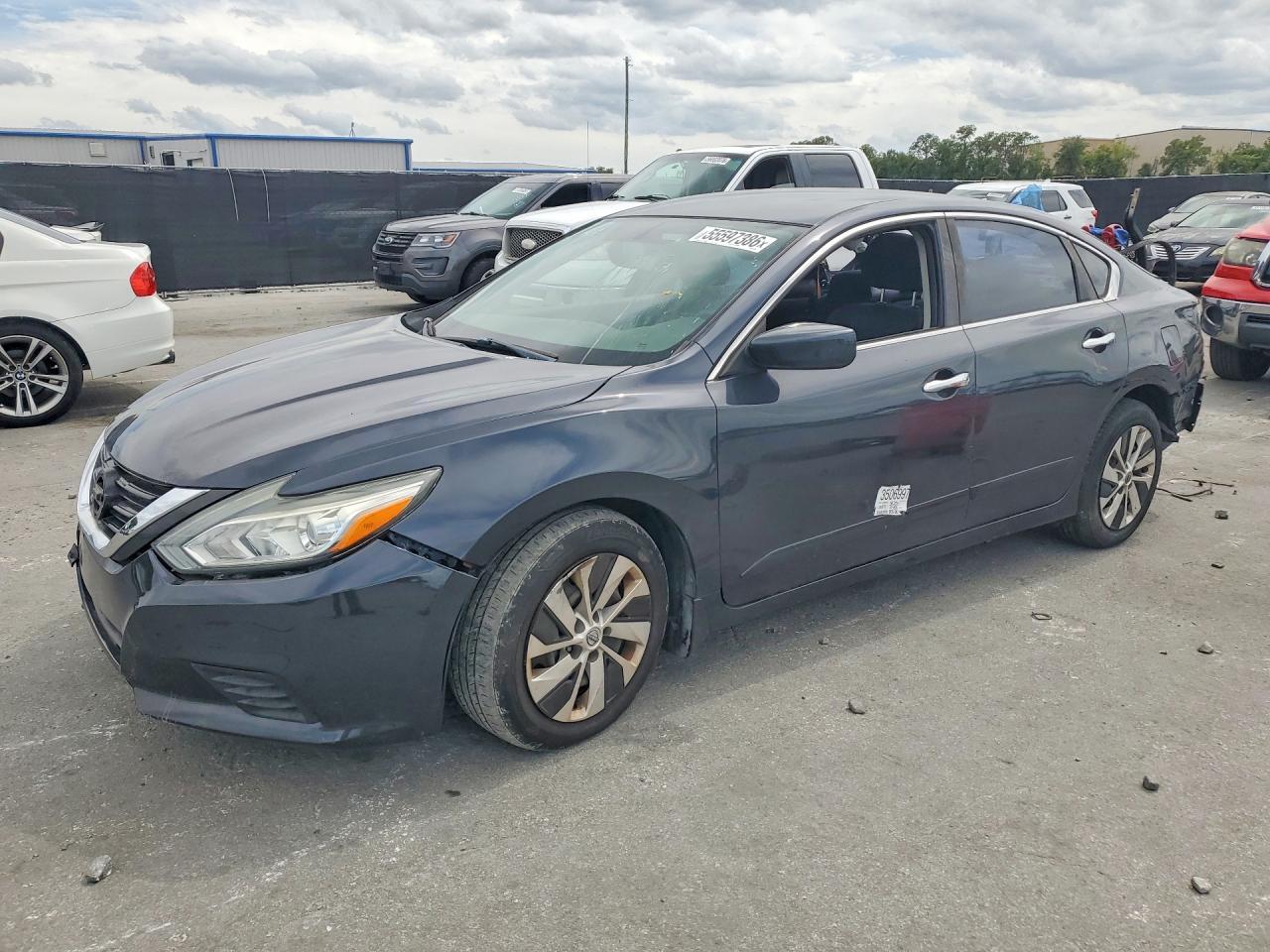 2018 Nissan Altima 2.5 S - zdjęcie główne