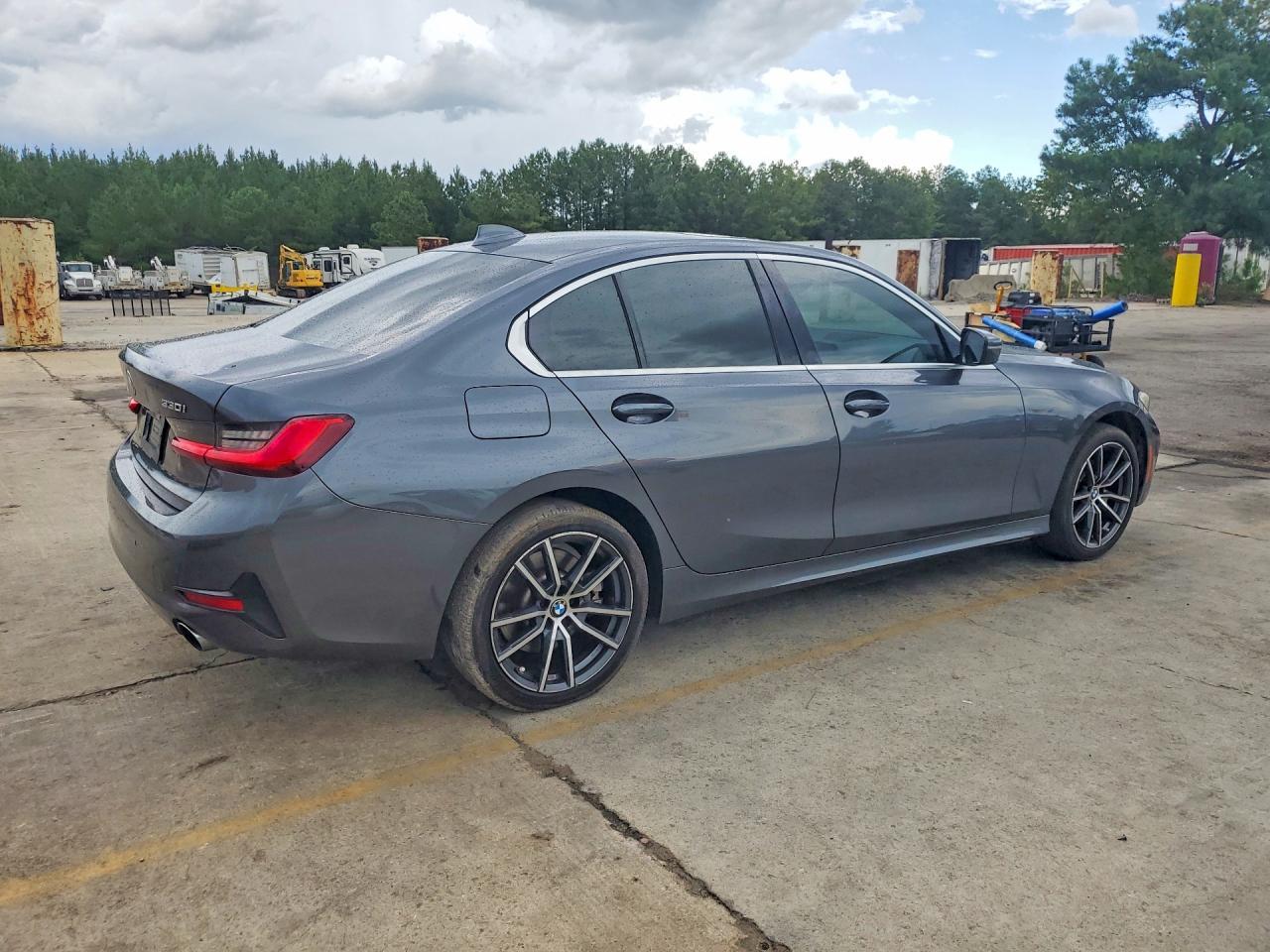 2020 BMW 330I - zdjęcie 3