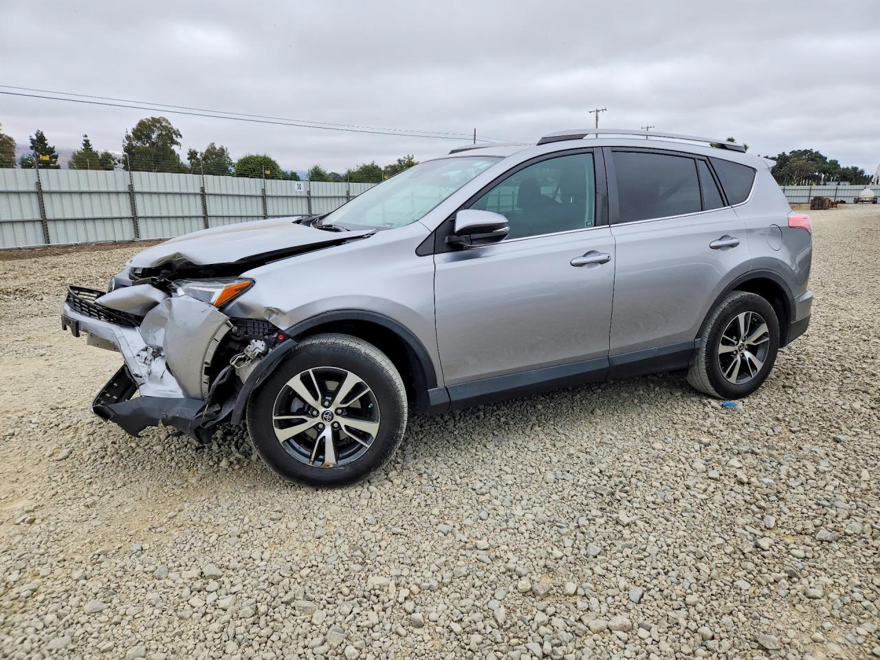 2017 Toyota Rav4 Xle - zdjęcie główne