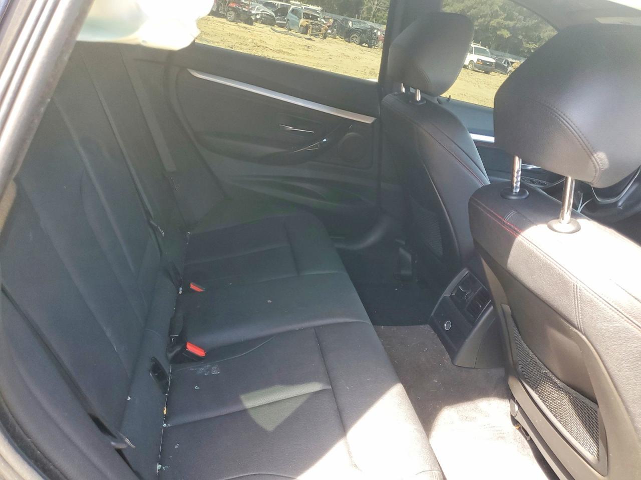 2018 BMW Seria 3 330i - zdjęcie 10