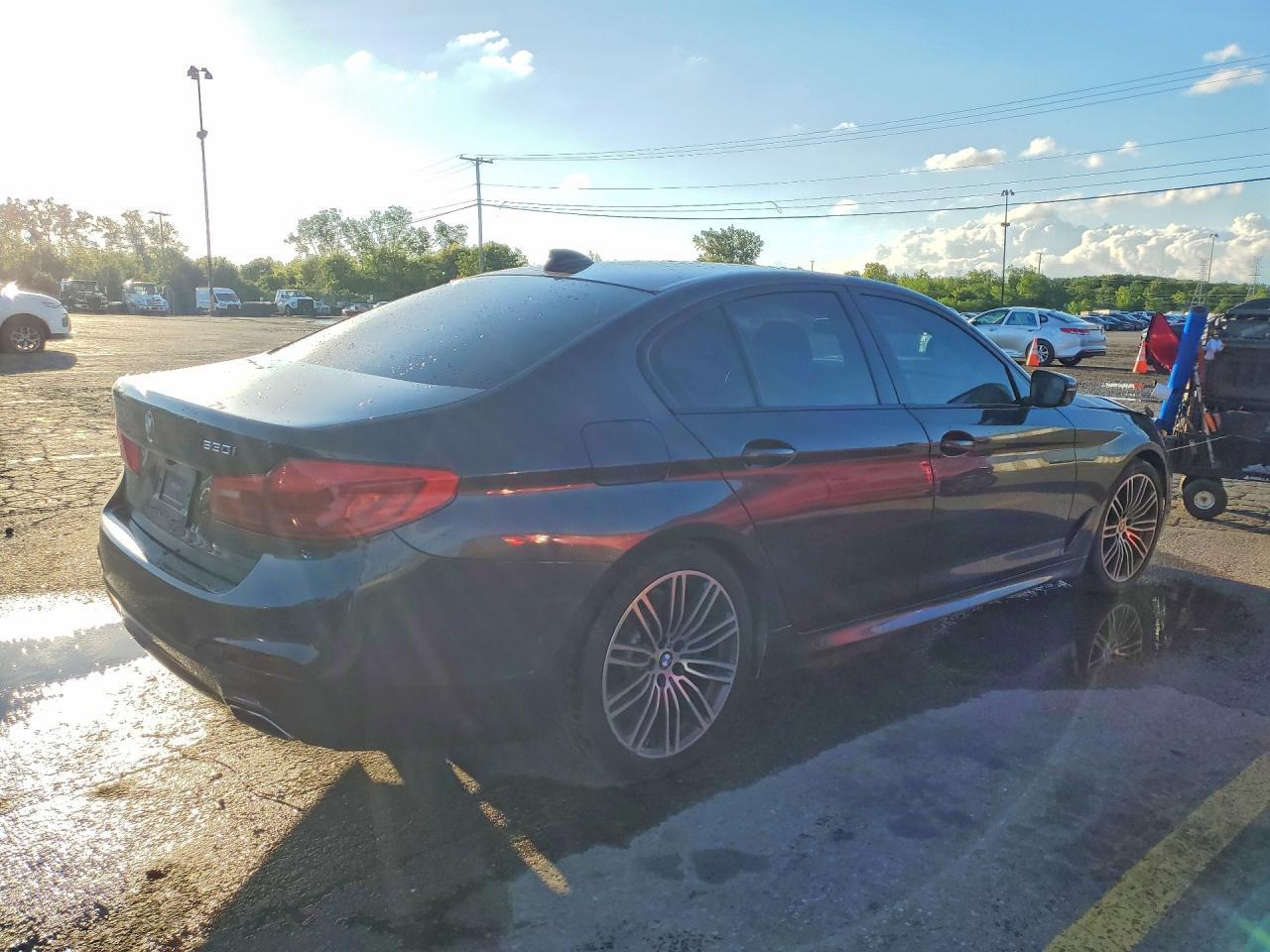 2019 BMW 530 I - zdjęcie 3