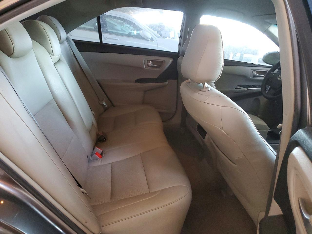 2015 Toyota Camry Le - zdjęcie 10