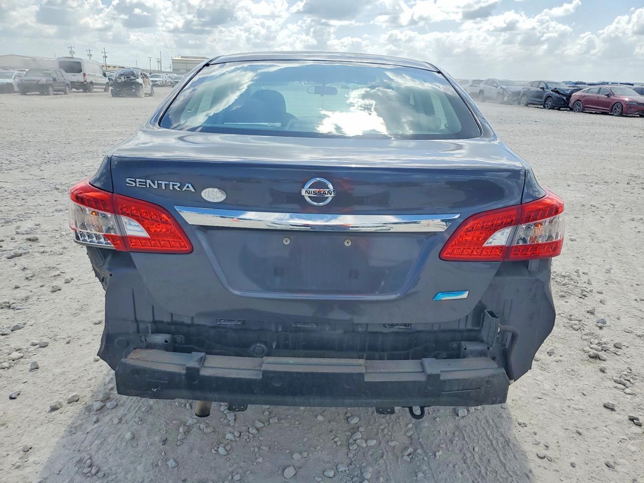 2014 Nissan Sentra S - zdjęcie 6