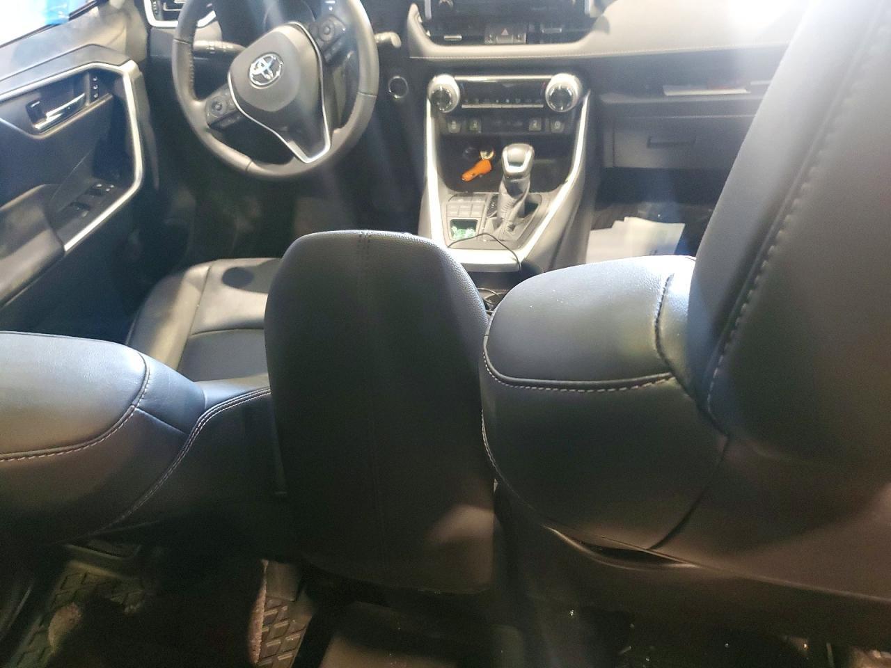 2017 Toyota Rav4 - zdjęcie 8