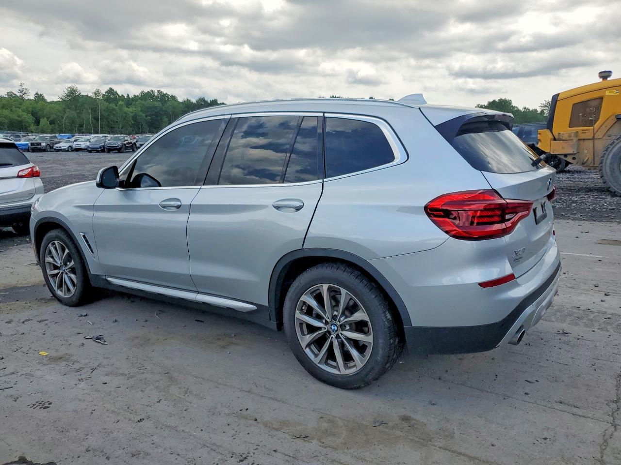 2019 BMW X3 xDrive30I - zdjęcie 2