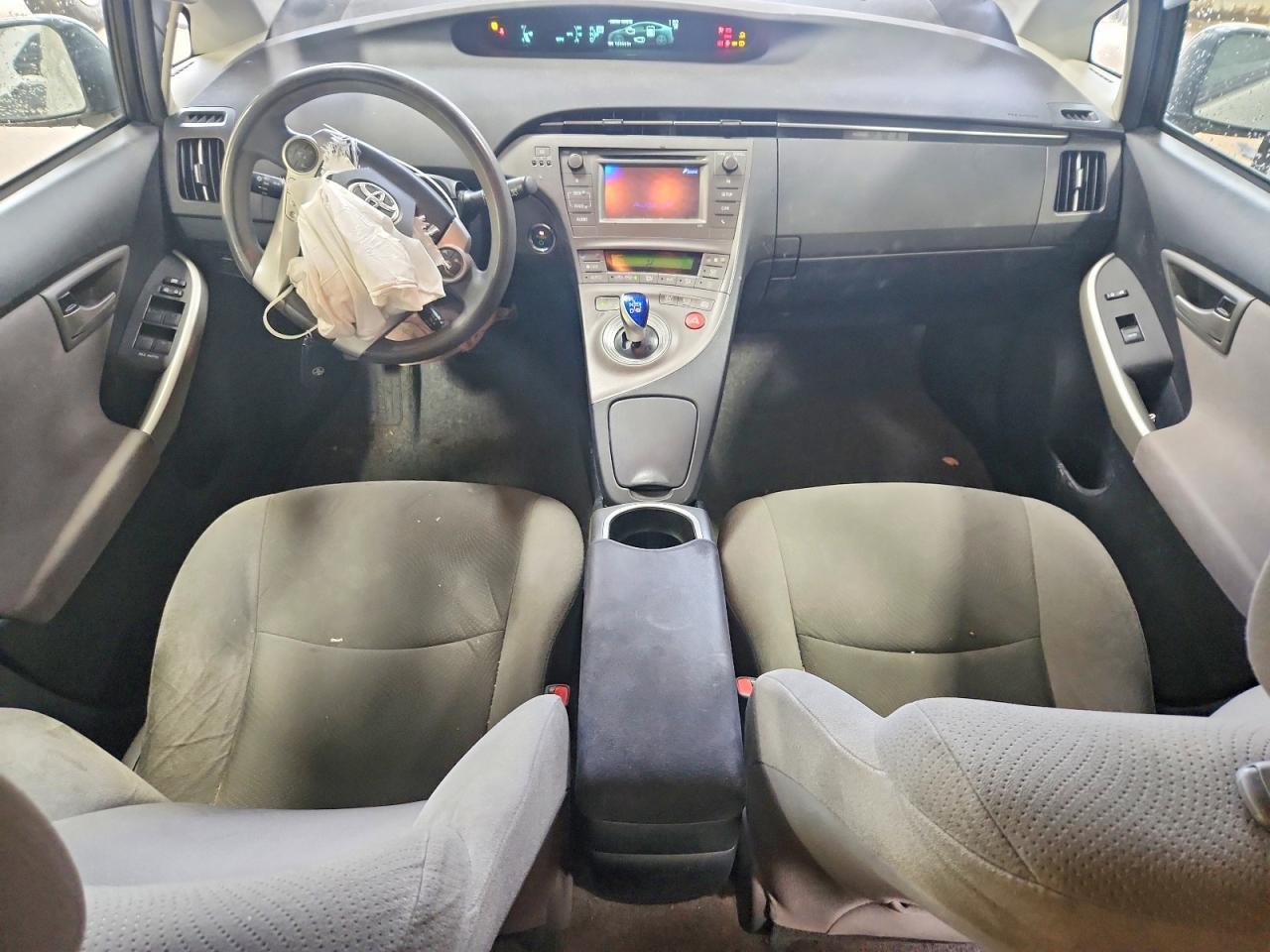 2014 Toyota Prius Two - zdjęcie 8