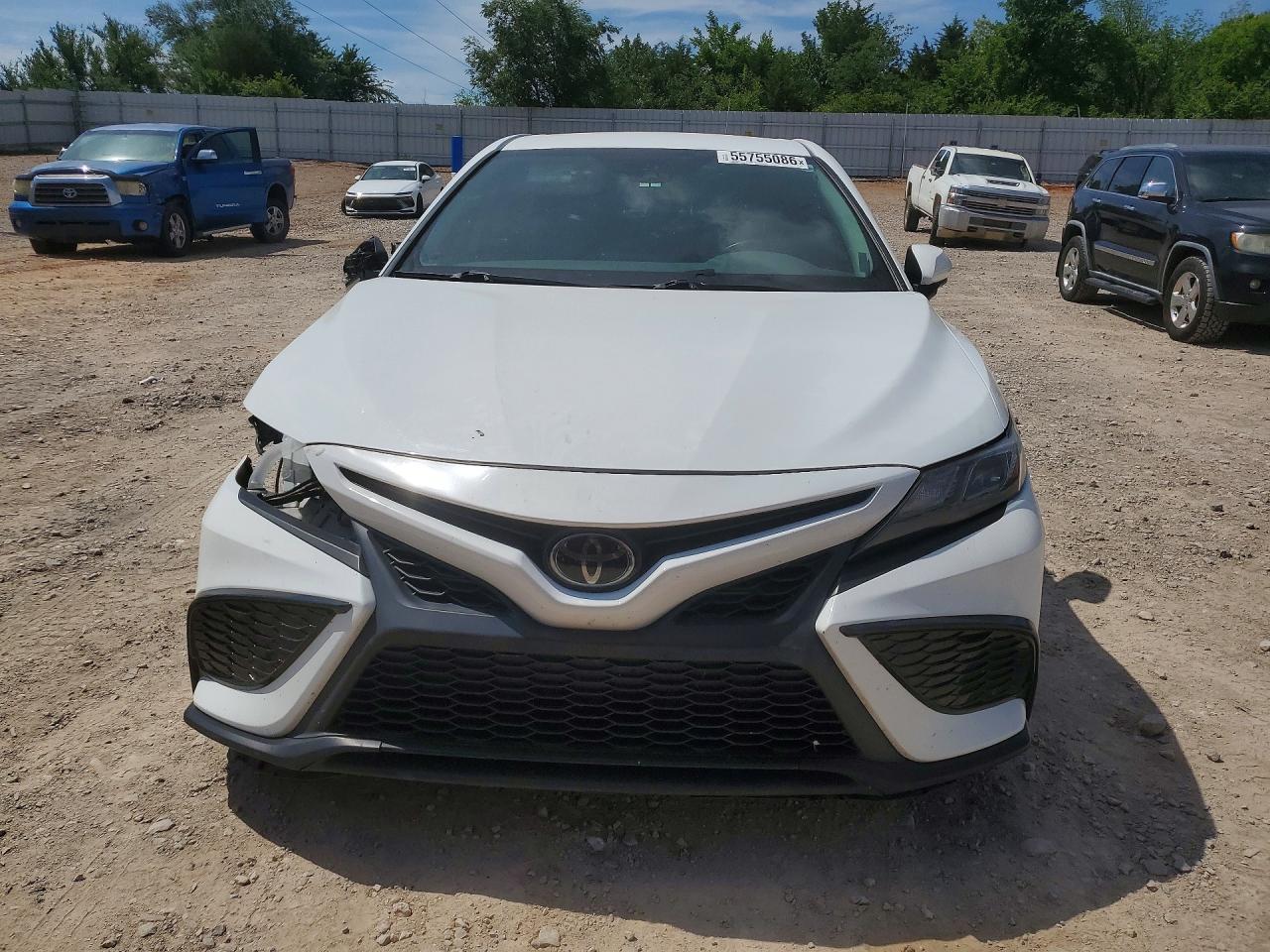 2022 Toyota Camry Se - zdjęcie 5