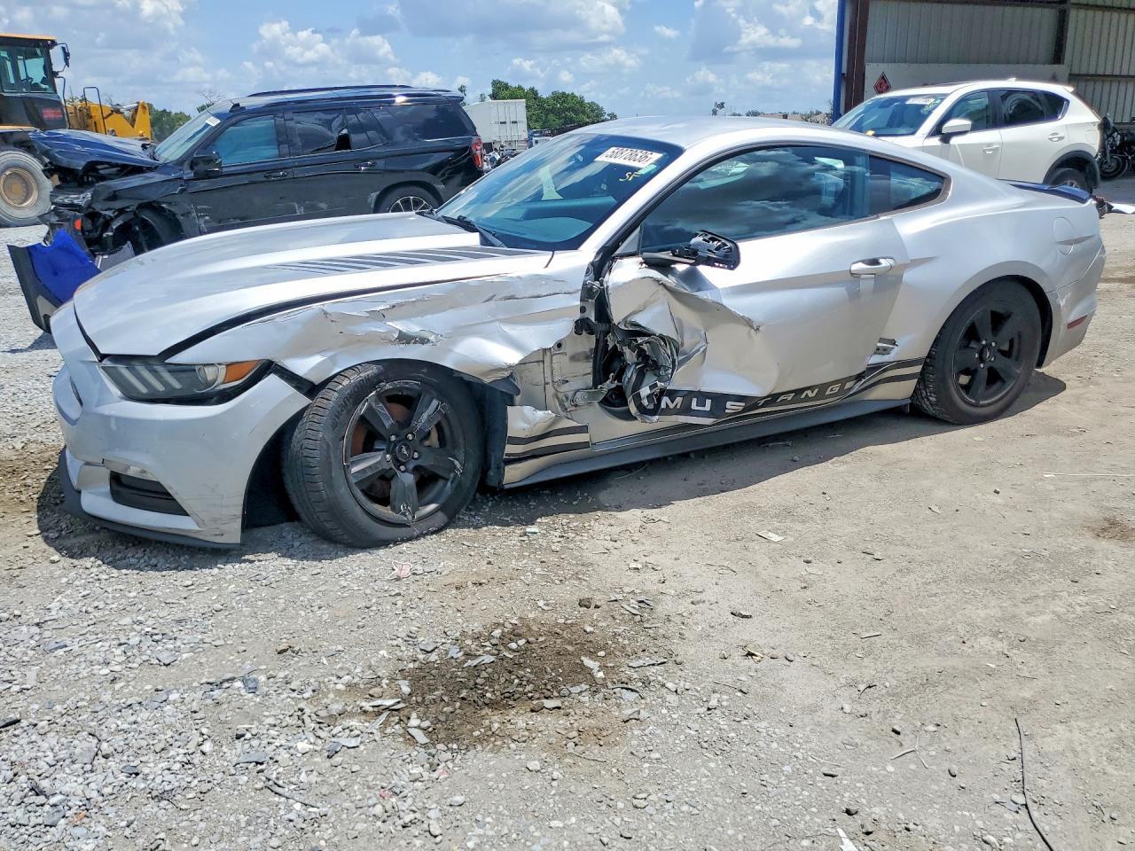 2016 Ford Mustang - zdjęcie główne