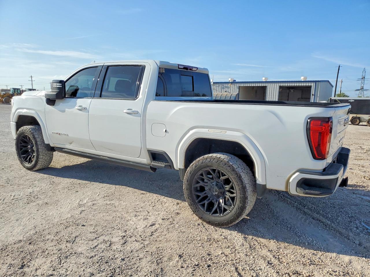 2022 GMC Sierra K2500 At4 - zdjęcie 2